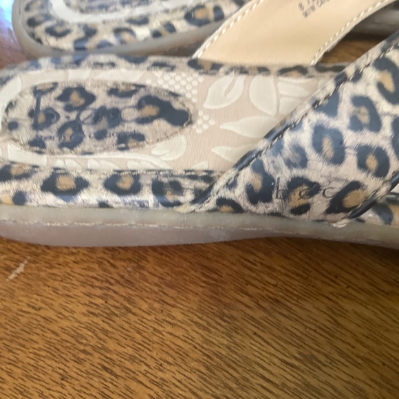 BareTraps Leopard Print  Womens  Sandals NWT Size 8.5 - Picture 9 of 9